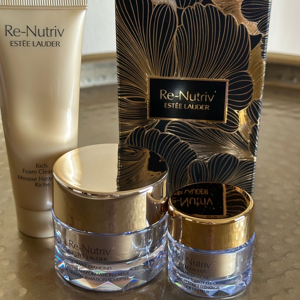 Estée Lauder Re-Nutriv Ultimate Diamond Luxury Gift Set $274 value